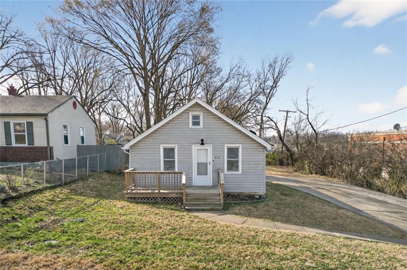 429 42nd St, Kansas City, MO 64116