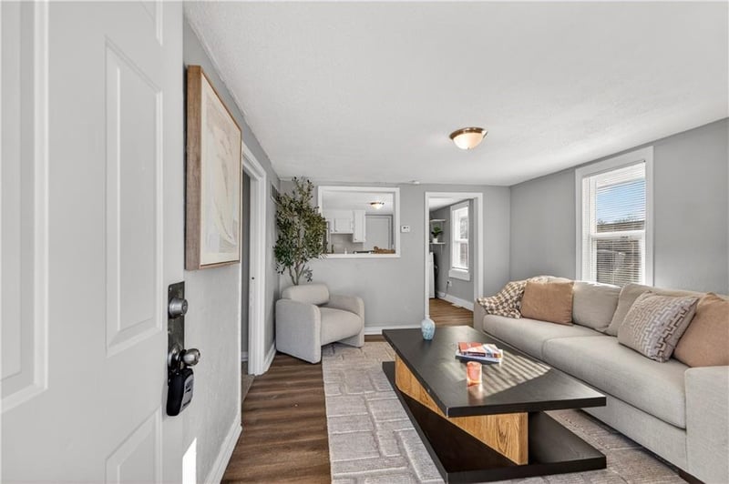 429 42nd St, Kansas City, MO 64116