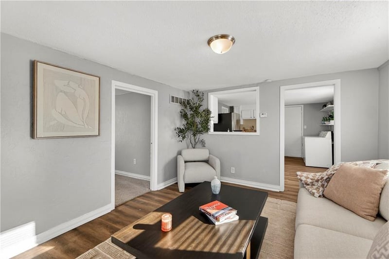 429 42nd St, Kansas City, MO 64116