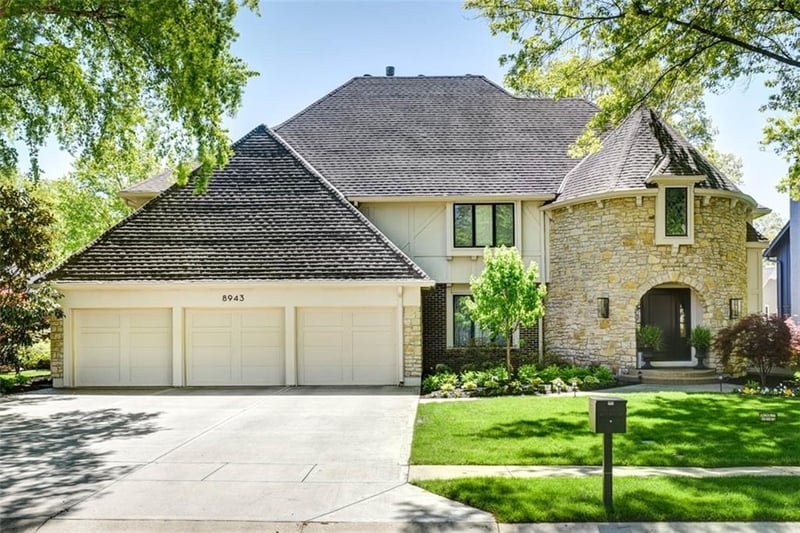 8943 Cedar Dr, Prairie Village, KS 66207