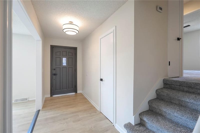6900 140th Pl, Grandview, MO 64030