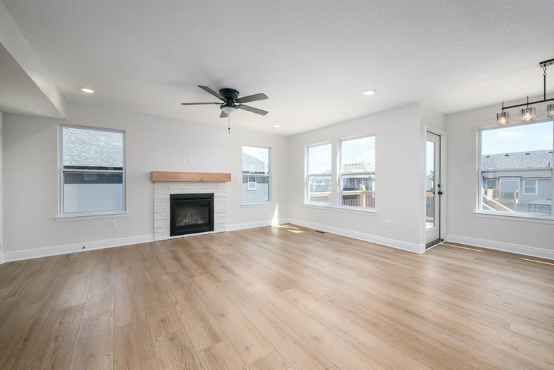 1013 2nd St, Perry, KS 66073