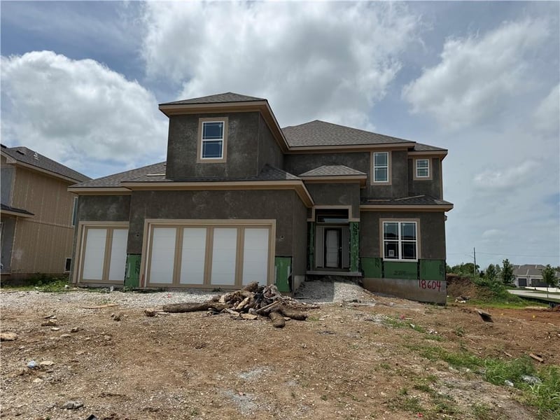 18604 Mohawk Ln, Overland Park, KS 66085