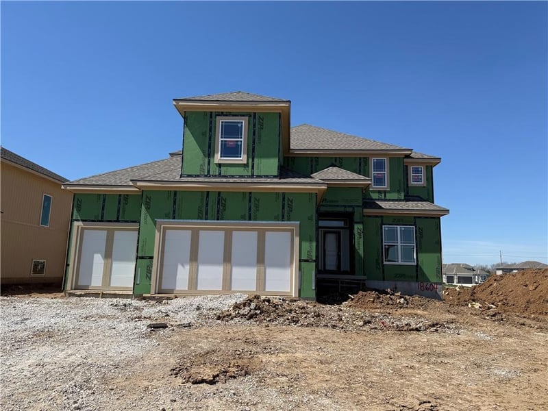 18604 Mohawk Ln, Overland Park, KS 66085