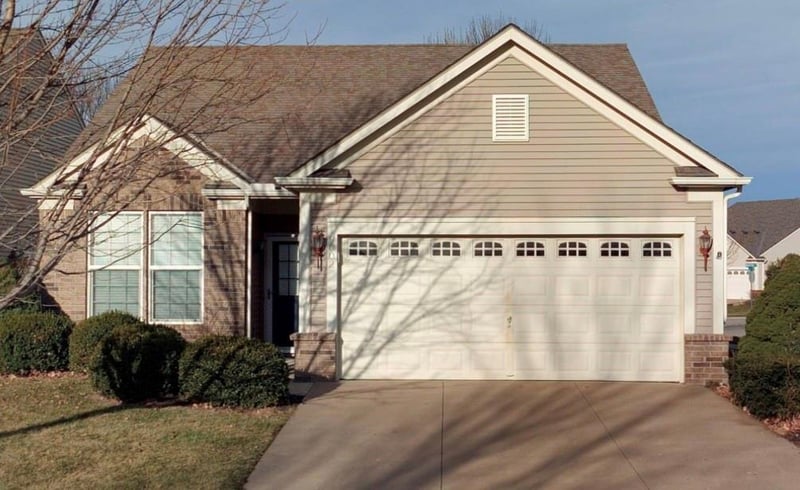 9002 Meadow View Dr, Lenexa, KS 66227