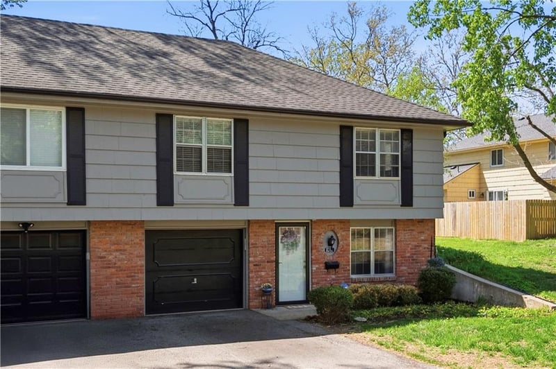8314 Mackey St, Overland Park, KS 66212