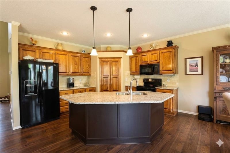 20756 121 St, Olathe, KS 66061