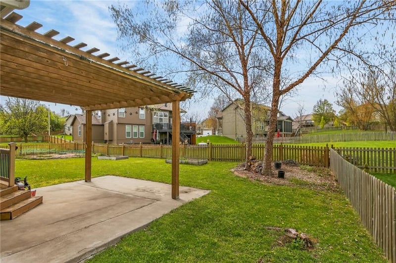 10609 102nd Ter, Kansas City, MO 64157