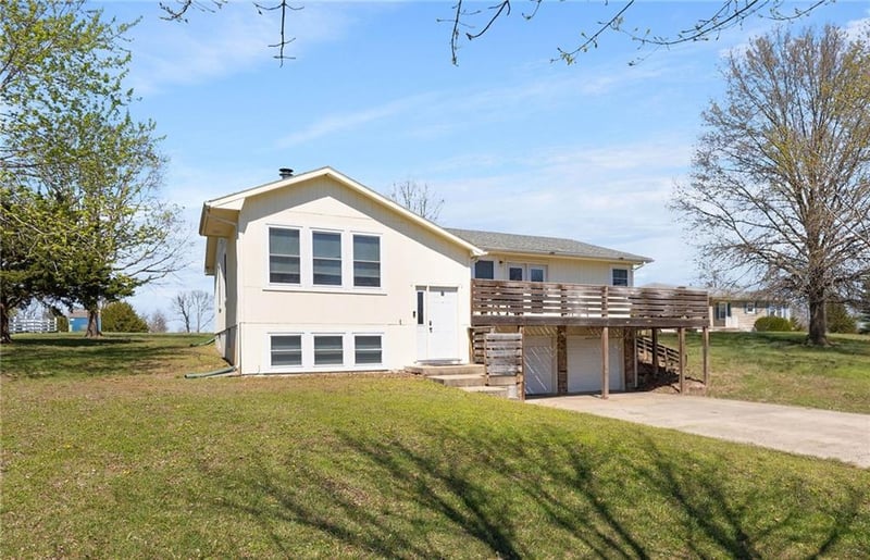 131 191st Rd, Warrensburg, MO 64093