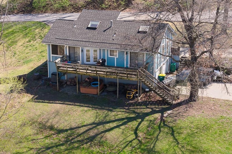 12374 Pinehurst Dr, Kansas City, KS 66109