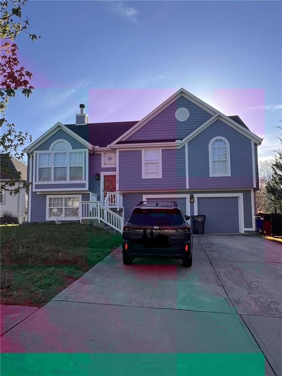 12165 Tallgrass Dr, Olathe, KS 66061