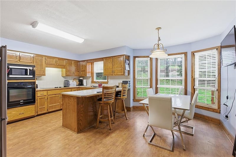 3462 N Garfield Ave, Kansas City, MO 64116