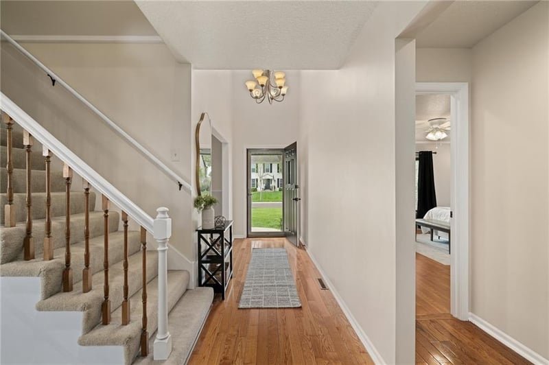 11721 Hemlock St, Overland Park, KS 66210