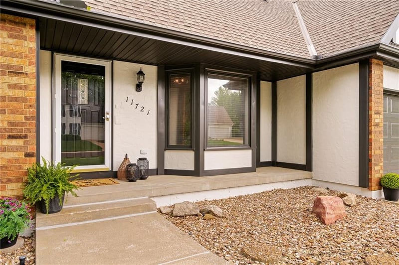 11721 Hemlock St, Overland Park, KS 66210