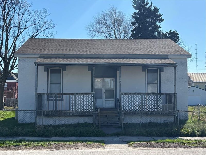 1507 10 St, St Joseph, MO 64503