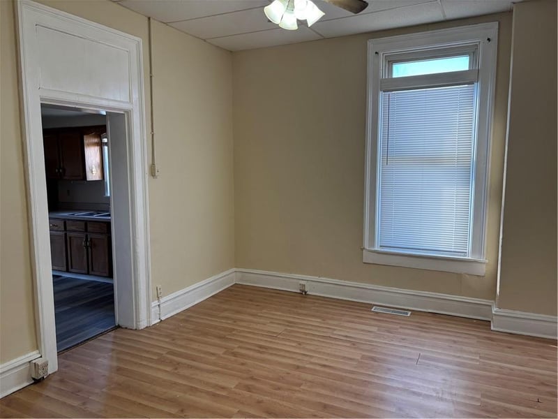 1507 10 St, St Joseph, MO 64503