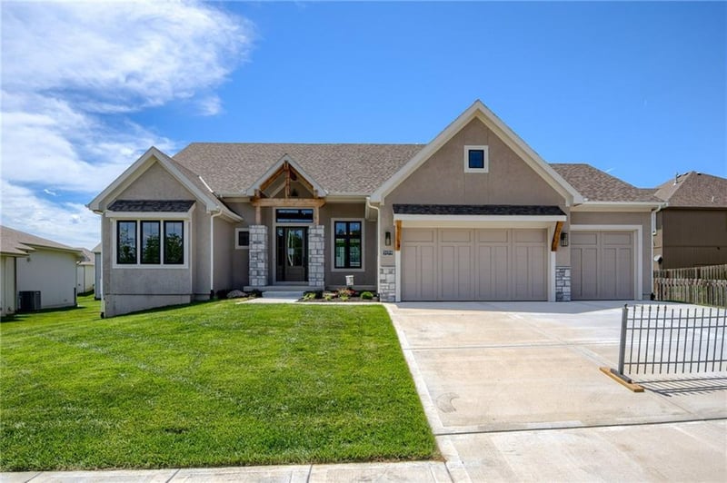 2615 91st Pl, Kansas City, MO 64156