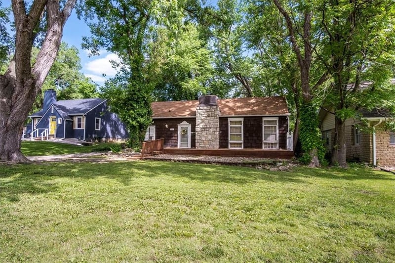 1404 E 77th St, Kansas City, MO 64131