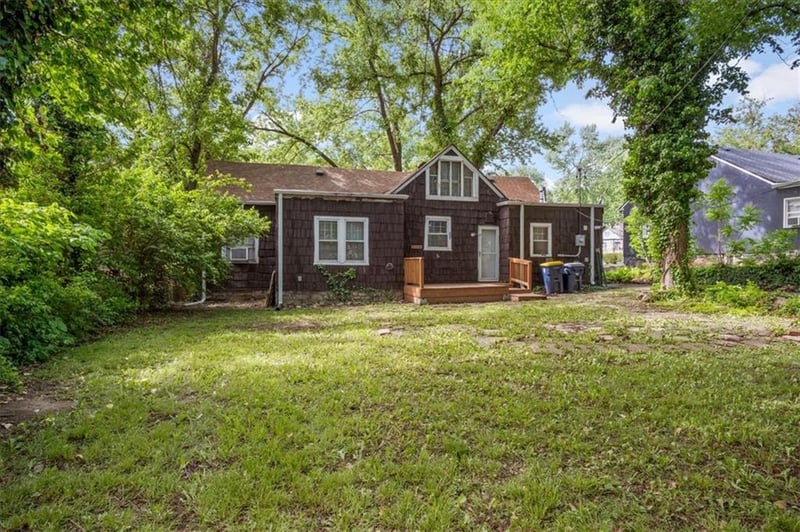 1404 E 77th St, Kansas City, MO 64131