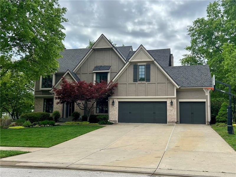 9101 140th St, Overland Park, KS 66221