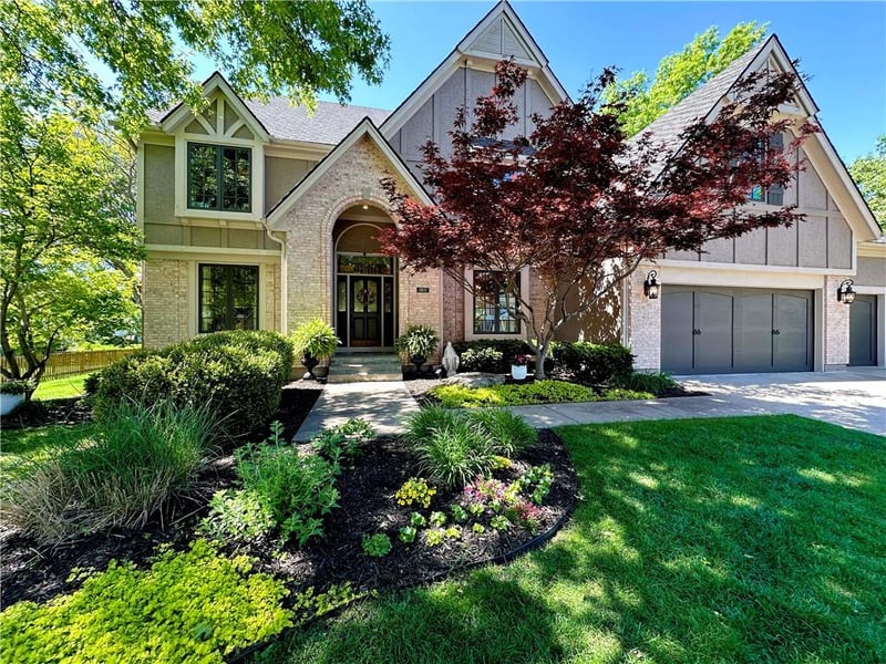 9101 140th St, Overland Park, KS 66221