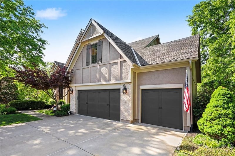 9101 140th St, Overland Park, KS 66221