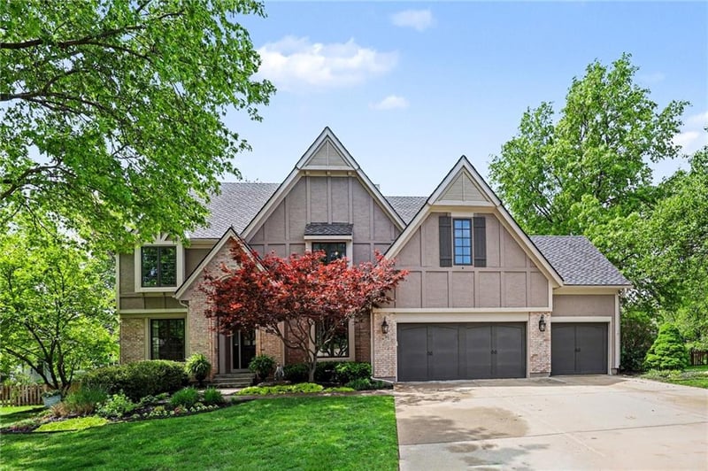 9101 140th St, Overland Park, KS 66221