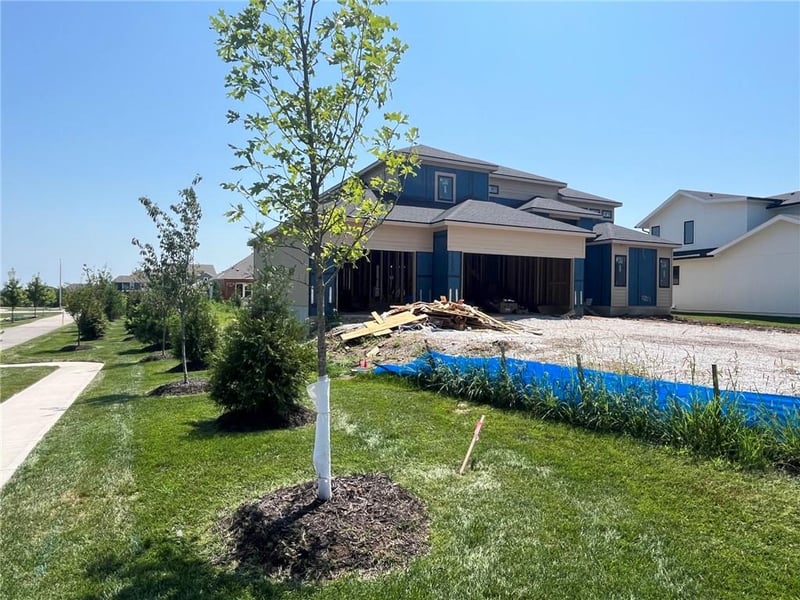 16701 Parkhill St, Overland Park, KS 66221