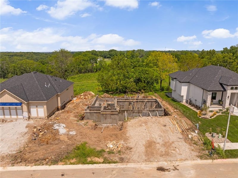 25150 141st St, Olathe, KS 66061