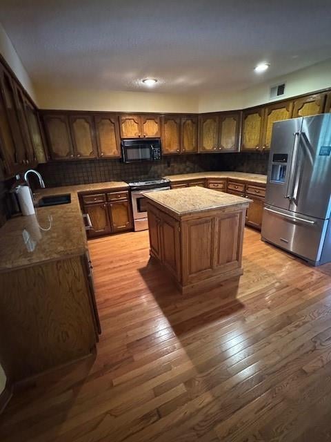 19220 87th Ln, Lenexa, KS 66220