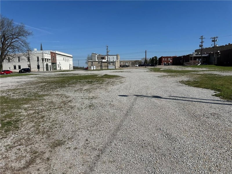 211 Franklin St, Richmond, MO 64085