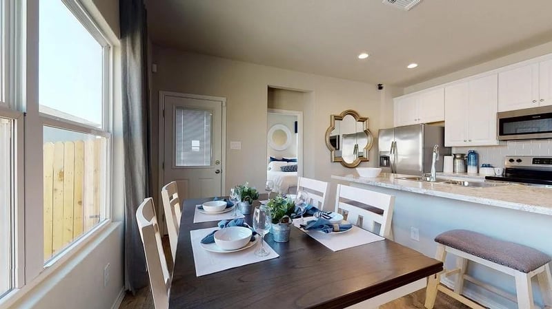 481 Valley View Dr, Tonganoxie, KS 66086