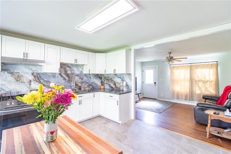 1211 Cedar Crest Dr, Independence, MO 64056
