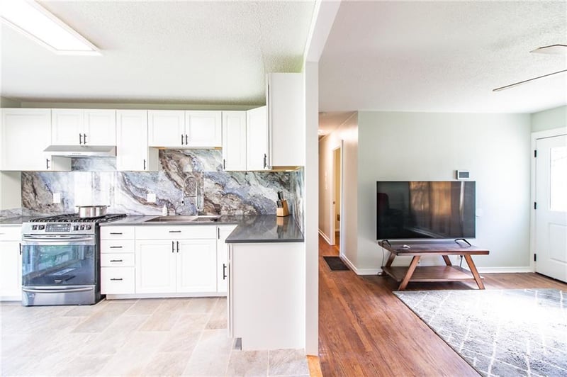 1211 Cedar Crest Dr, Independence, MO 64056