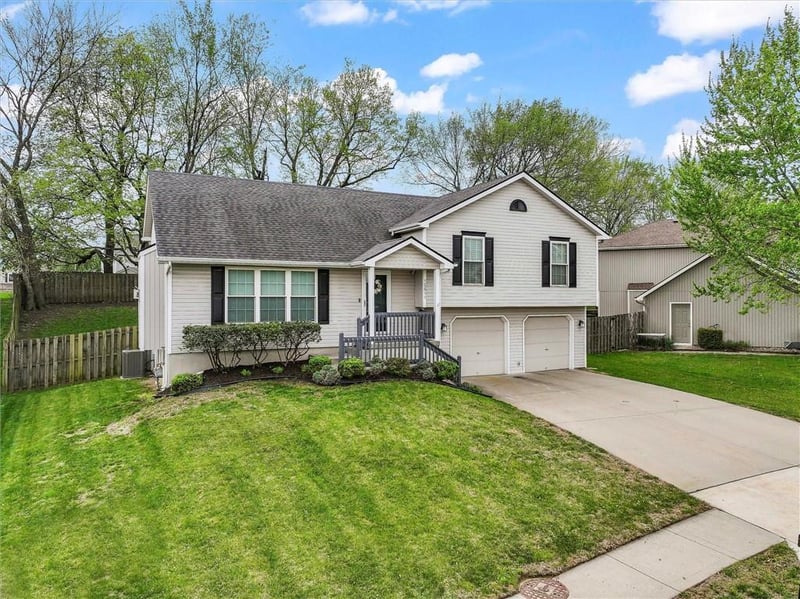 10611 86th Ter, Kansas City, MO 64153