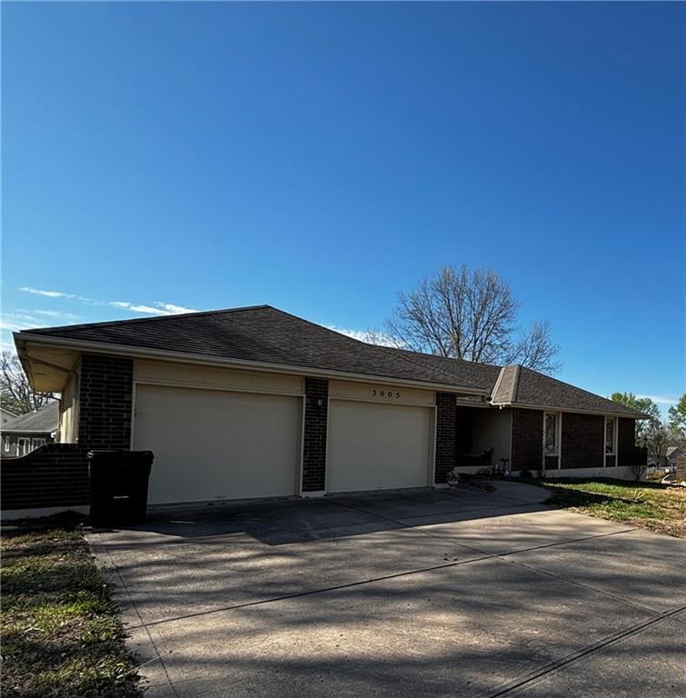 3005 Viking Ct, Independence, MO 64057
