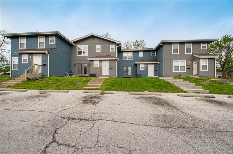 11268 Bales Ave, Kansas City, MO 64137