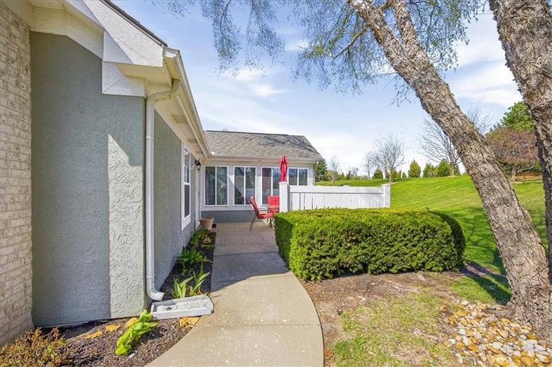 23144 71st Ter, Shawnee, KS 66227