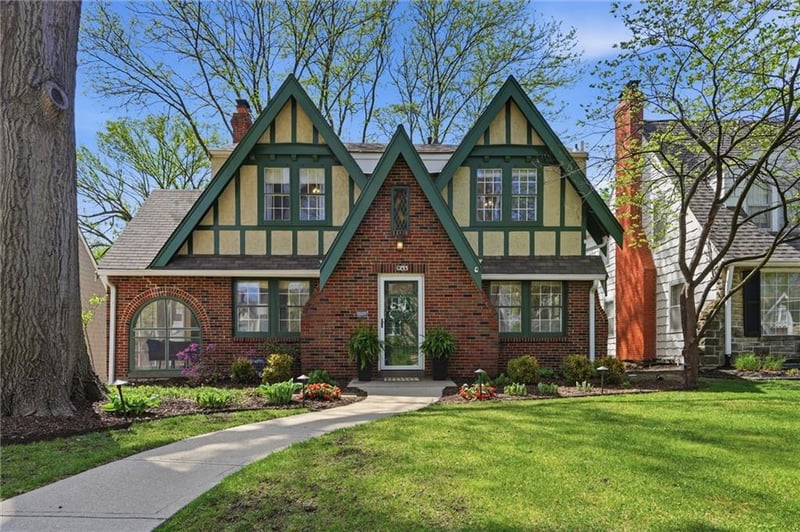 1233 72nd St, Kansas City, MO 64114