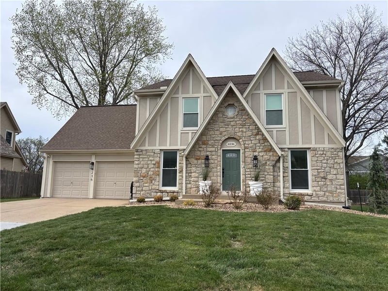 6236 121st St, Overland Park, KS 66209