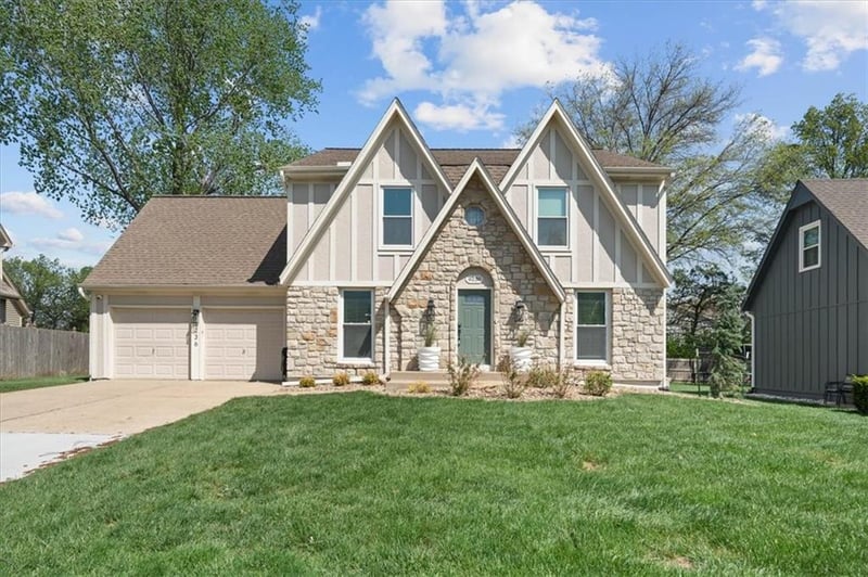 6236 W 121st St, Overland Park, KS 66209