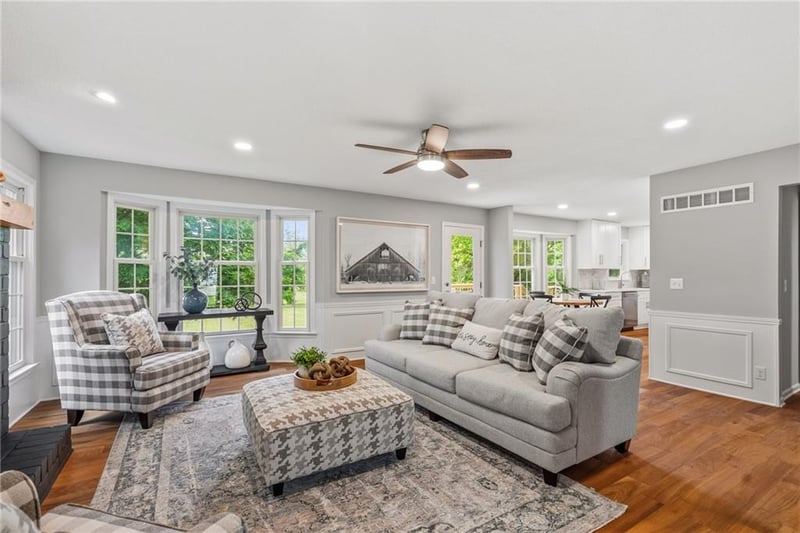 12461 154th Ter, Overland Park, KS 66221