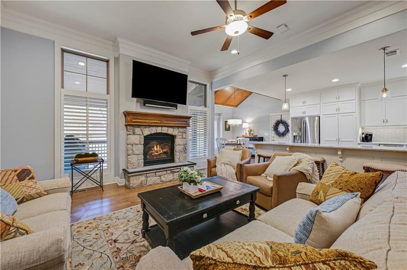 14761 Meadow Ln, Leawood, KS 66224