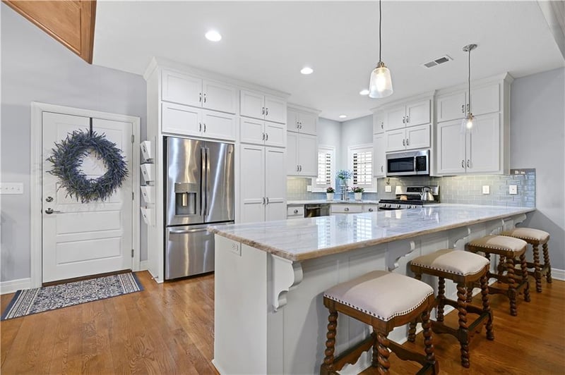 14761 Meadow Ln, Leawood, KS 66224