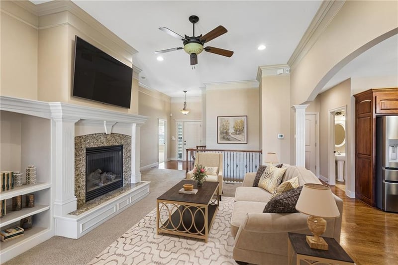 1520 Antiquity Dr, Lee's Summit, MO 64081