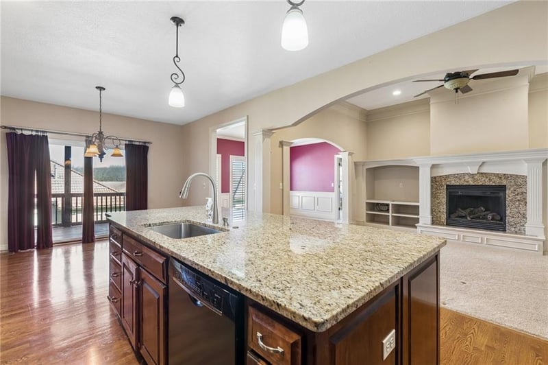 1520 Antiquity Dr, Lee's Summit, MO 64081