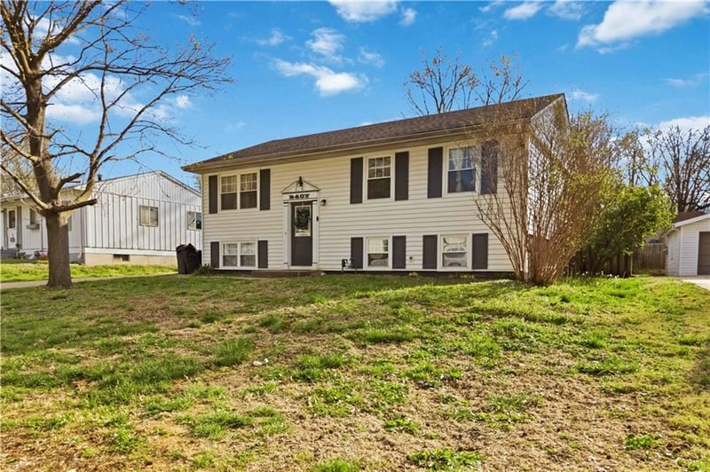 2407 Meadow Trl, St Joseph, MO 64503