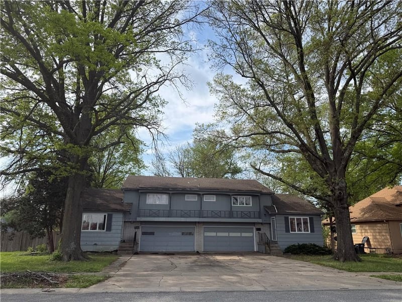 5503 97th St, Overland Park, KS 66207