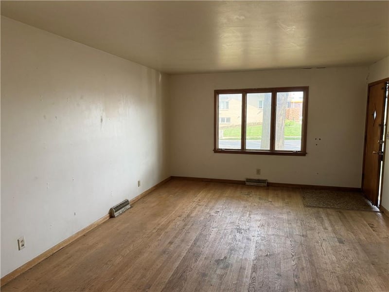 5503 97th St, Overland Park, KS 66207