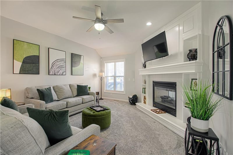 1356 Brown St, Liberty, MO 64068
